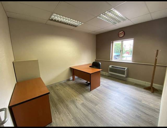 18M² BUILDING TO LET IN FOURWAYS